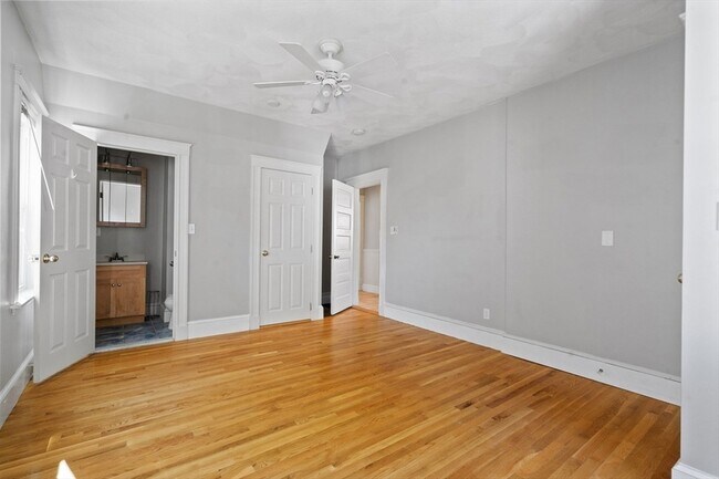 Photo - 146 Beech St Unit 1