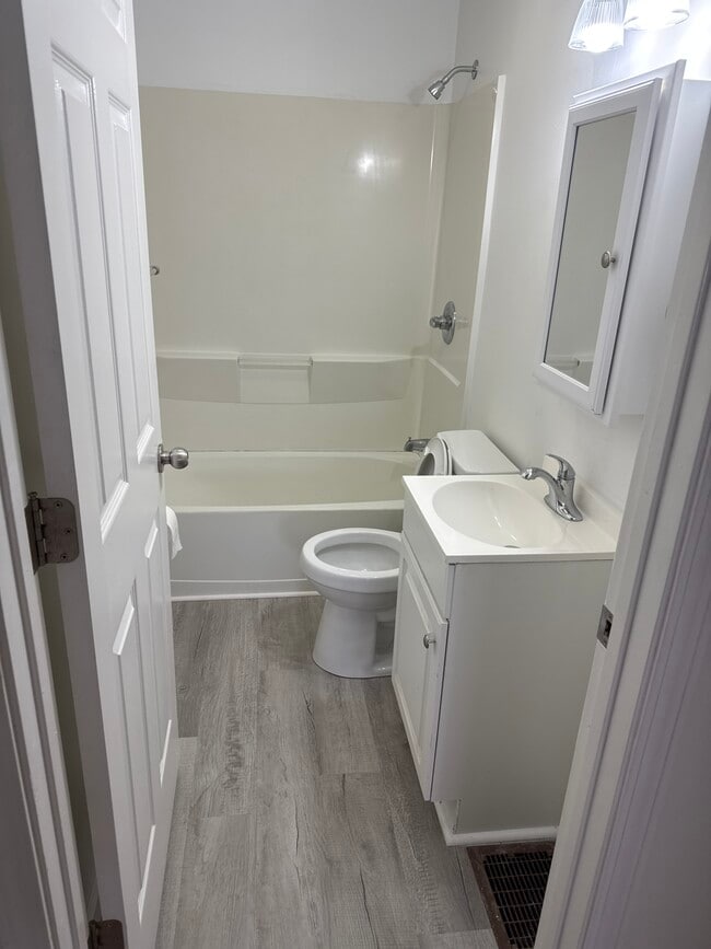 Photo - 1115 Winfield Ave