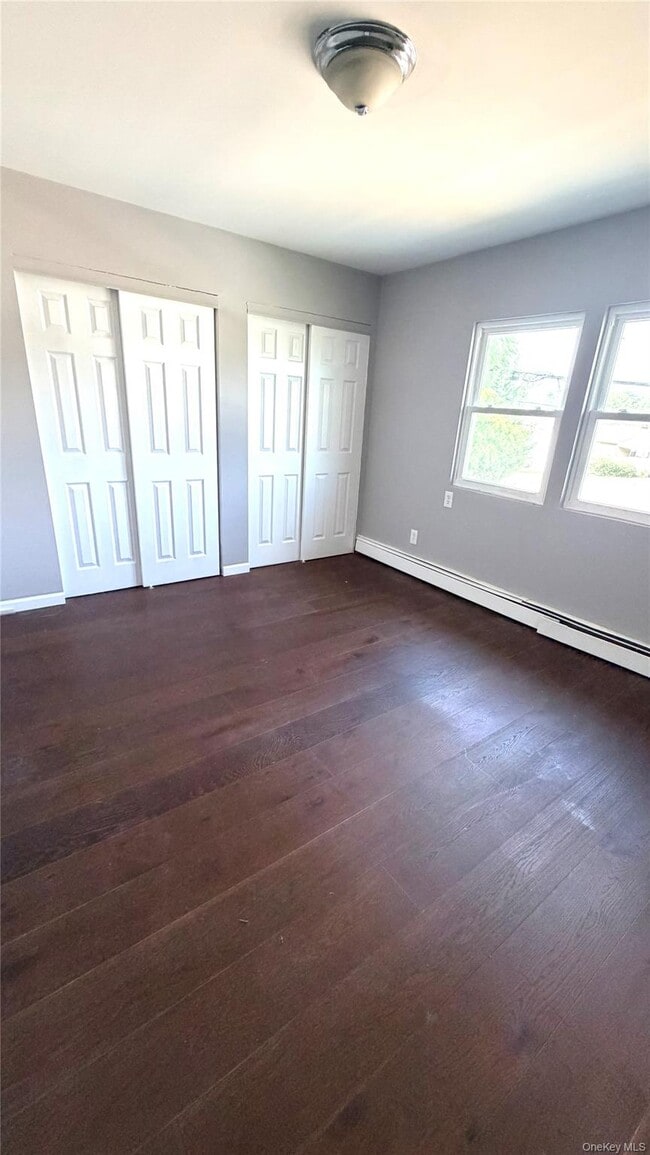 200 Hicksville Rd