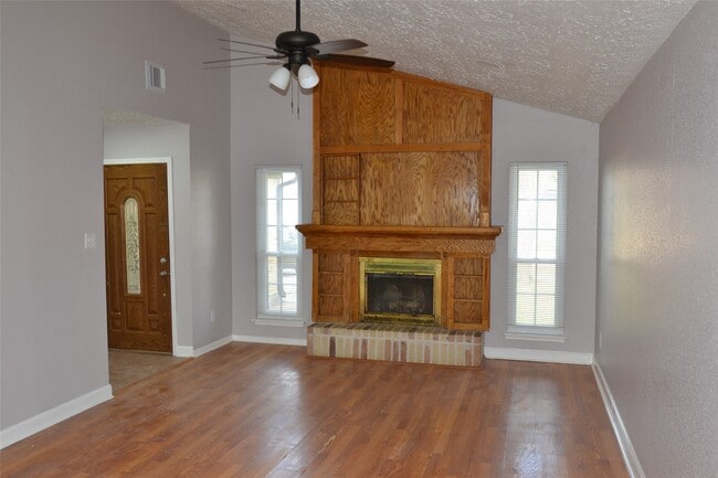 Photo - 22527 Market Square Ln