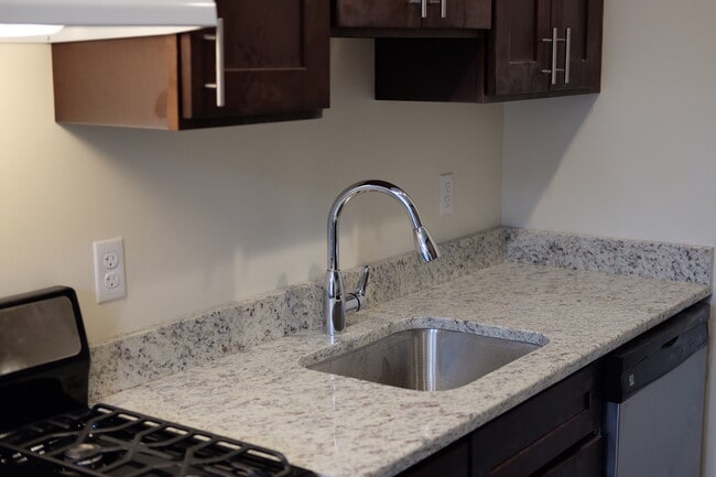 Photo - 33 Walbridge St Unit 14