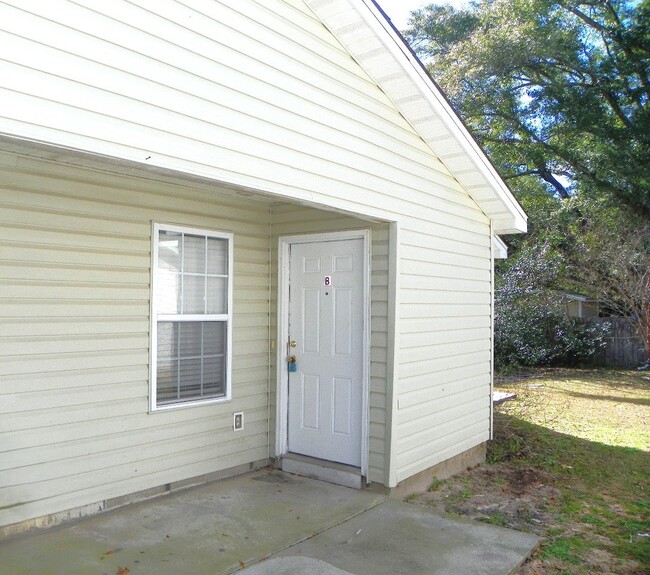 Inviting 2-Bedroom Home in West Pensacola ... - Inviting 2-Bedroom Home in West Pensacola ... Unit B