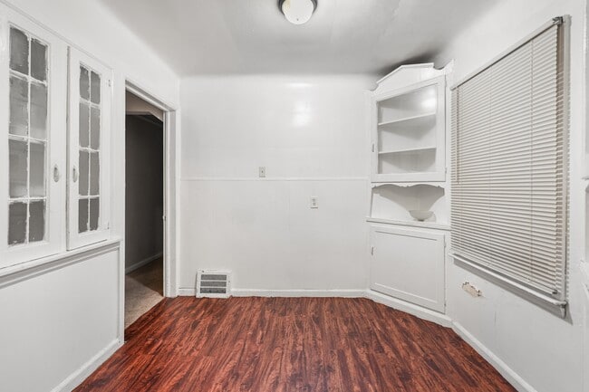 Photo - 9227 Prest St
