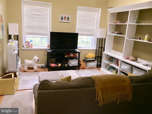 Photo - 3832 Porter St NW