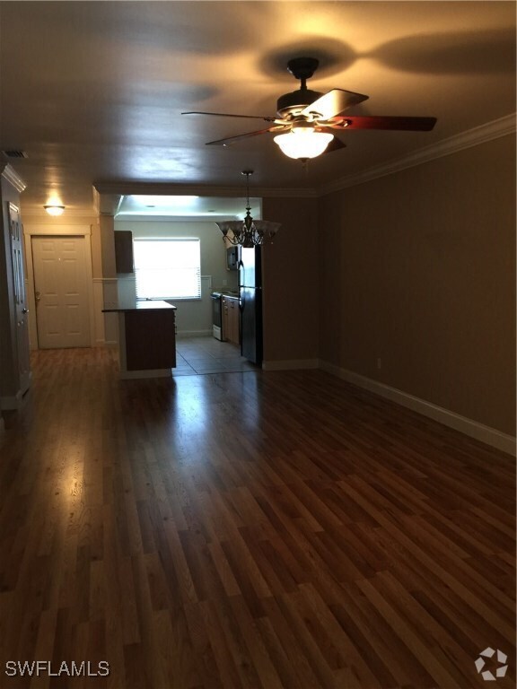 Building Photo - 10031 Maddox Ln Unit 103 Rental
