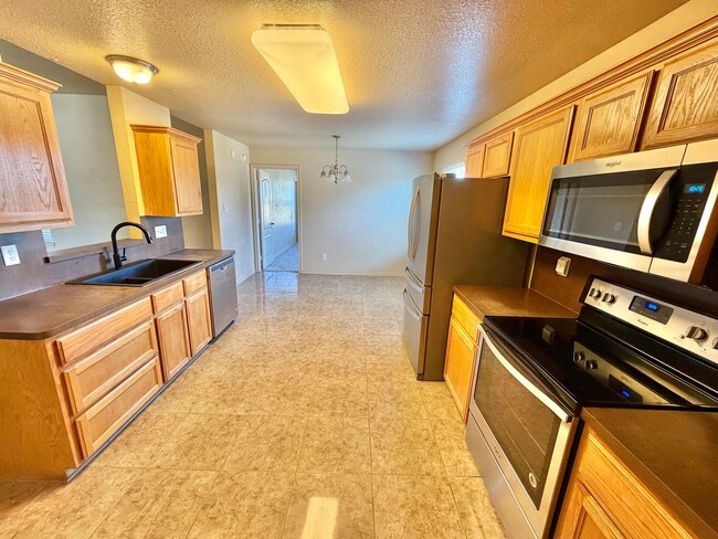 2415 Isabelle Dr