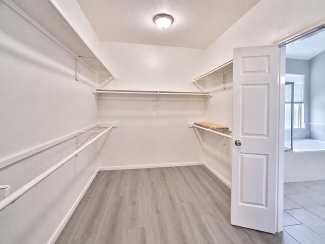 Photo - 13714 Hillingdale Ln