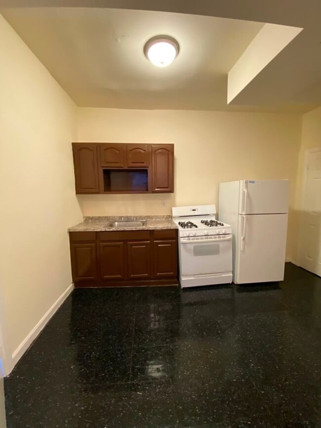 Photo - 19 Lawrence St Unit 1W