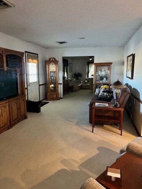 From Family room to Living room - 3220 Heartland Dr