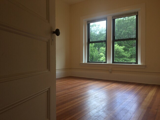 Photo - 1476 Beacon St Unit 3C