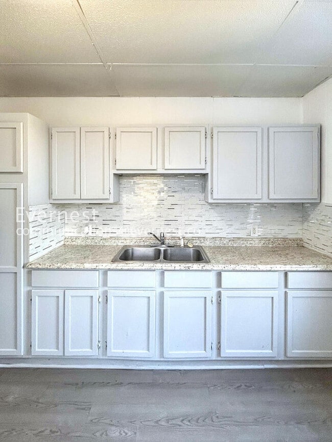 Photo - 613 N Jackson Ave