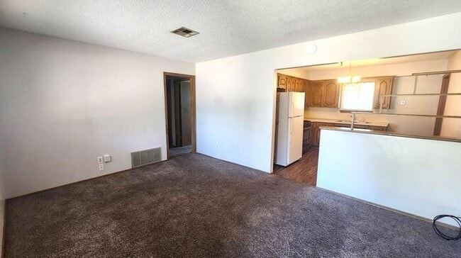 Photo - 3 Bed 1 Bath 1 Car Garage in the Leonhardt... Casa