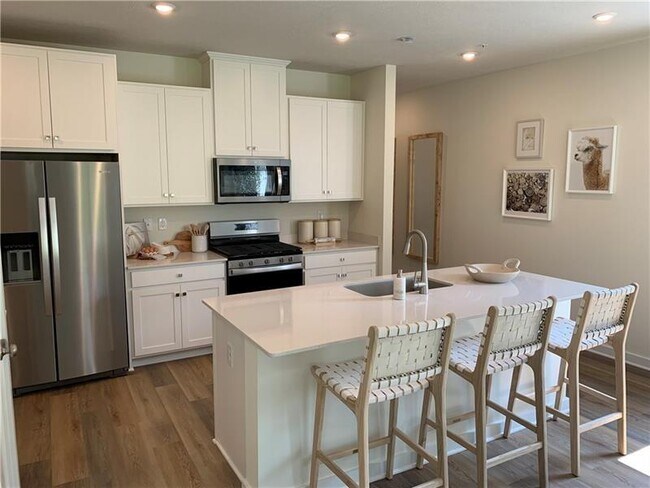 Photo - 131 Scotland Ln