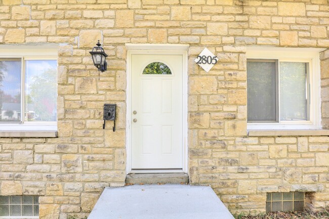 2805 Parkland Pl