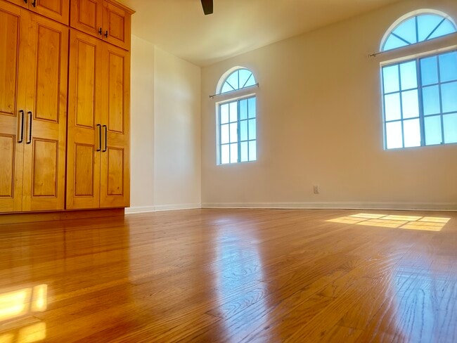 Building Photo - 1602 S Sierra Bonita Ave Rental