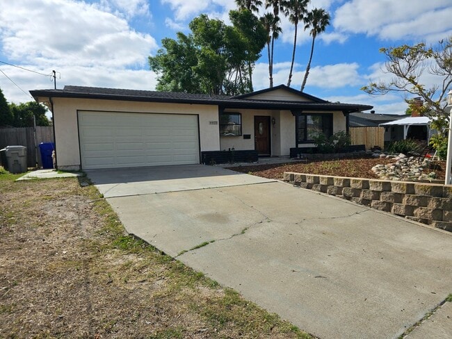 Building Photo - Spacious 4 Bedroom Home with 2-Car Garage & Large Living Areas