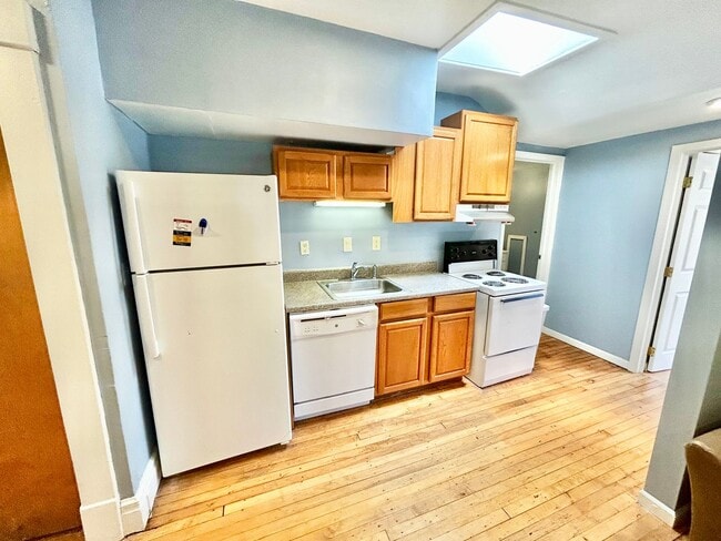 Building Photo - Varsity Management Unit 03