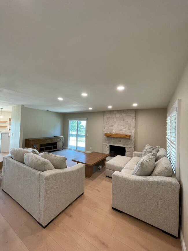 13715 Westward Dr