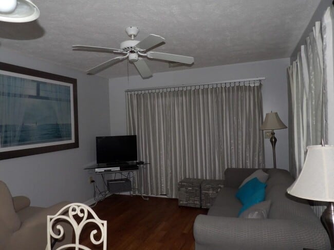 4266 Pinehurst Cir