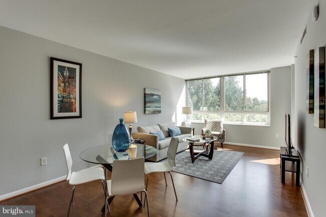 Photo - 355 I St SW Condo Unit 517