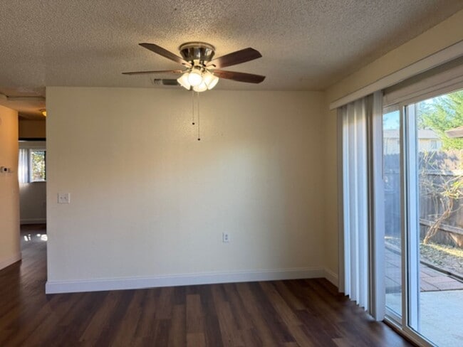 Photo - 77-79 West Clover St Unidad 79 W Clover St