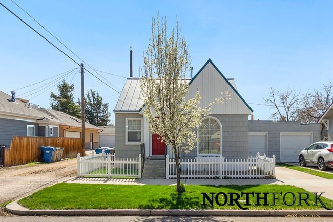 Photo - Cute North End Bungalow