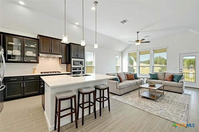 Photo - 305 Teakmill Trail