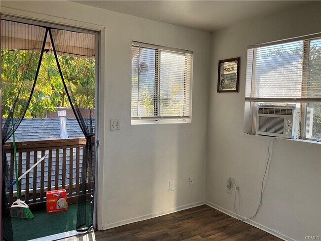 Photo - 32990 Rose Ave Unidad 1/2