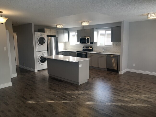 Photo - Spacious 3 Bed on Main Floor on East Mountain Unit 1