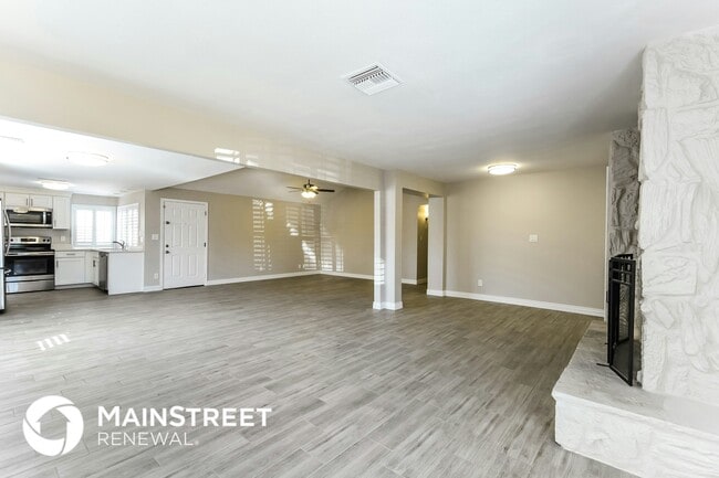 15816 N 25th Ave