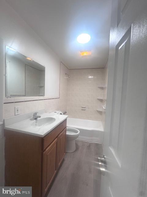 Photo - 5031 Huron St