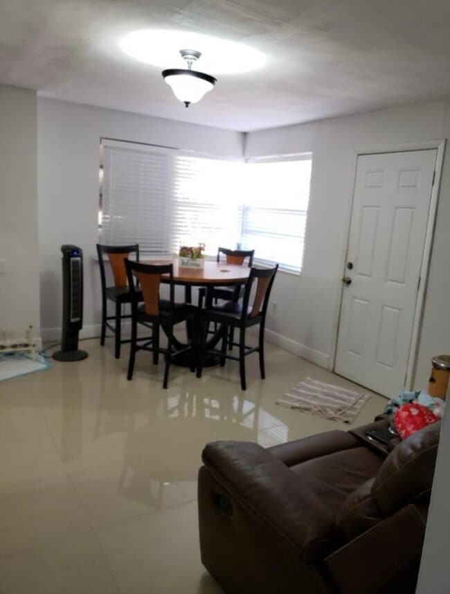 Photo - 80 E 19th St