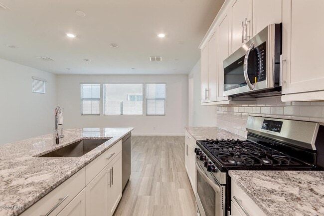 Photo - 1070 E Marlin Dr