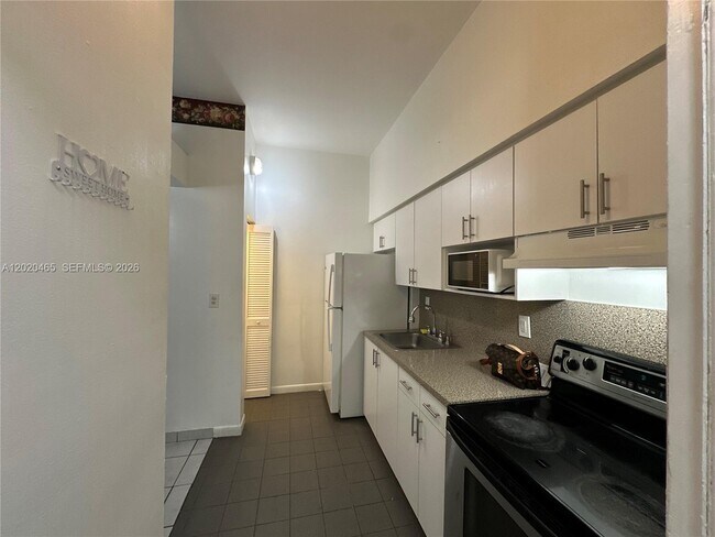 Photo - 7420 W 20th Ave Unidad 446