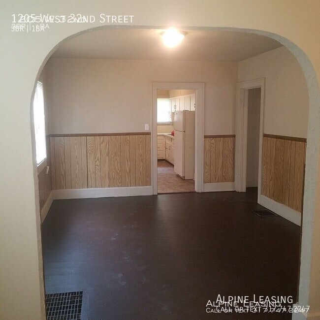 Photo - 1205 W 32nd St