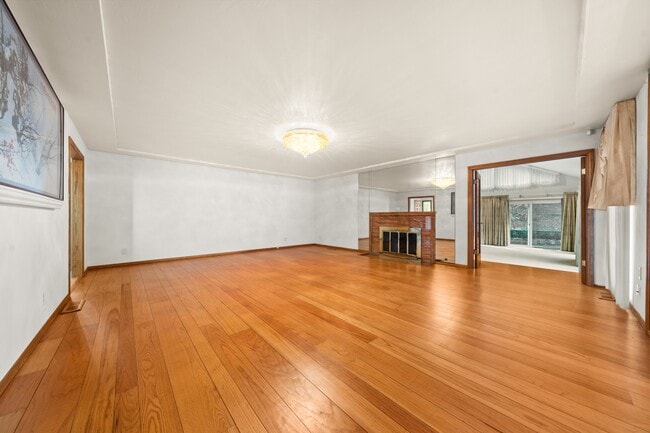 Photo - 401 Moseley Rd