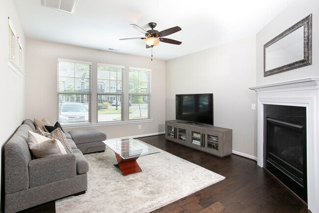 Photo - Beautiful 3 bedroom, 2.5 bath end unit townhome home!
