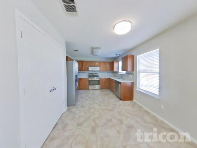 Photo - 201 Outfitter Dr