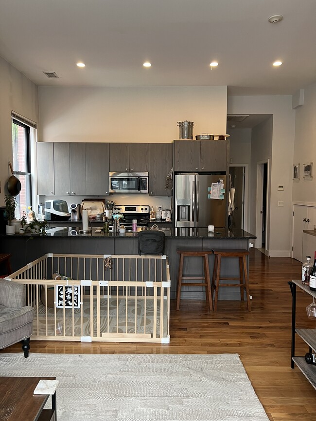 Photo - 557 Columbus Ave Unidad 101 Rental