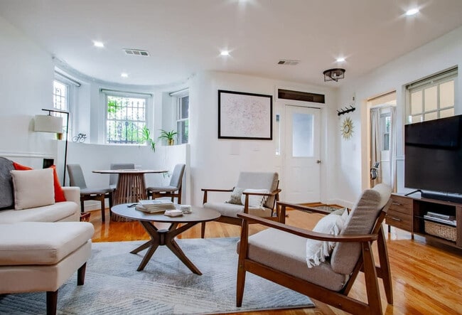 Photo - 1425 New Jersey Ave NW Unit ID1039045P