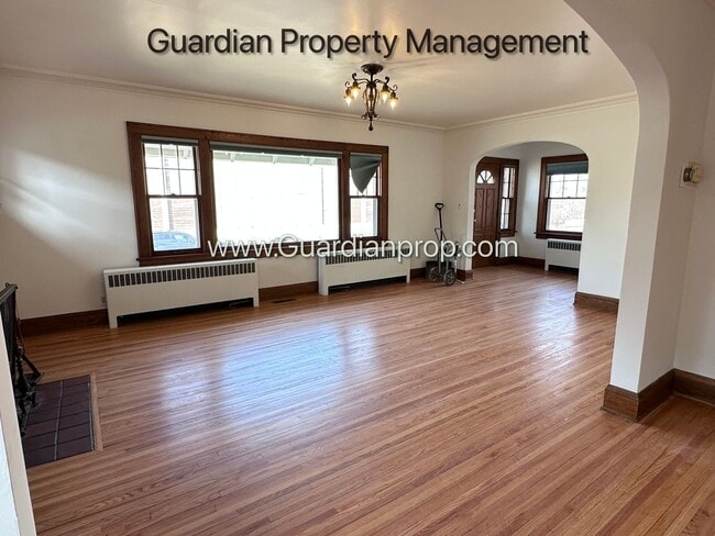 Photo - South Minneapolis Single Family Home, Renovated Bathrooms, Hardwood Floors, W/D