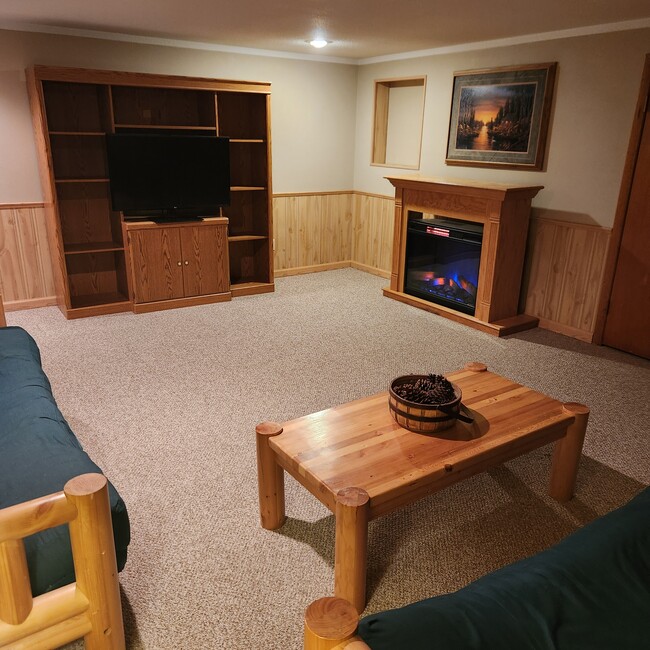 Photo - 1007 Roselawn Ave W