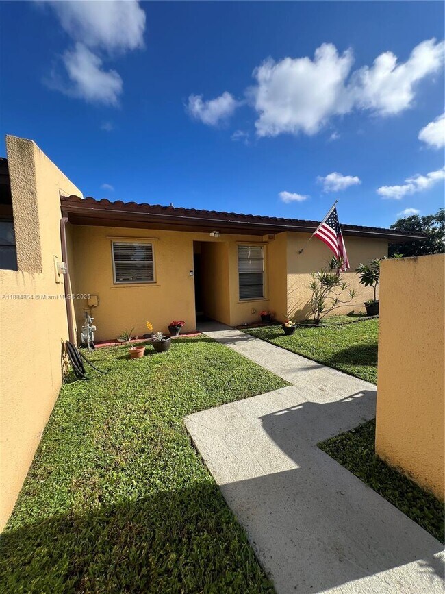Building Photo - 14801 SW 87th Terrace Rental