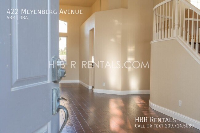 Photo - 422 Meyenberg Ave