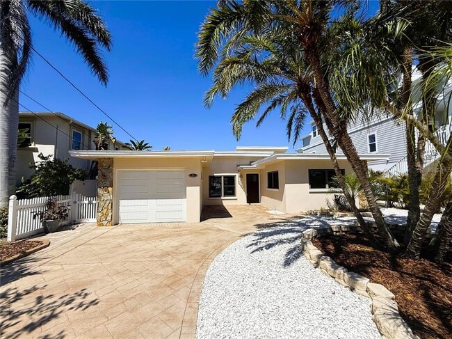 Photo - 468 20th Ave