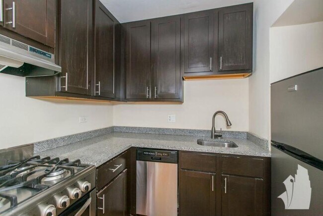 1 bedroom in Chicago IL 60640 - 1 bedroom in Chicago IL 60640 Condo Unit 203