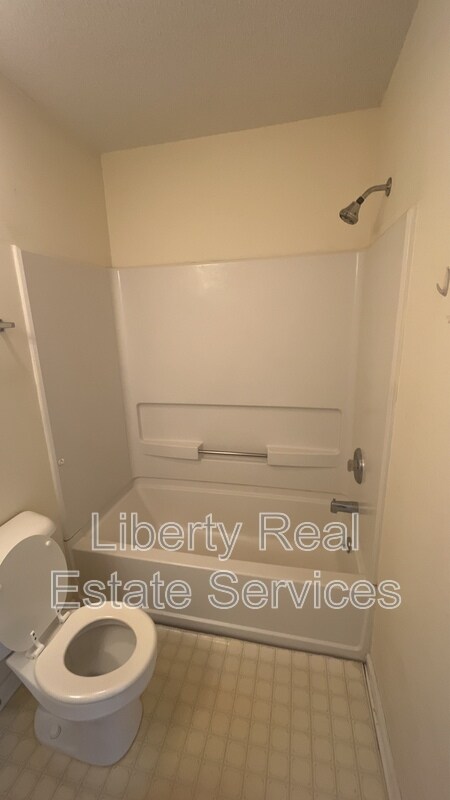 Photo - 1100 Pineland Ave Unit Apt 8E