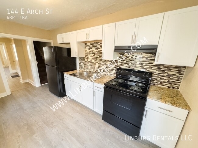 Photo - 144 Arch St House