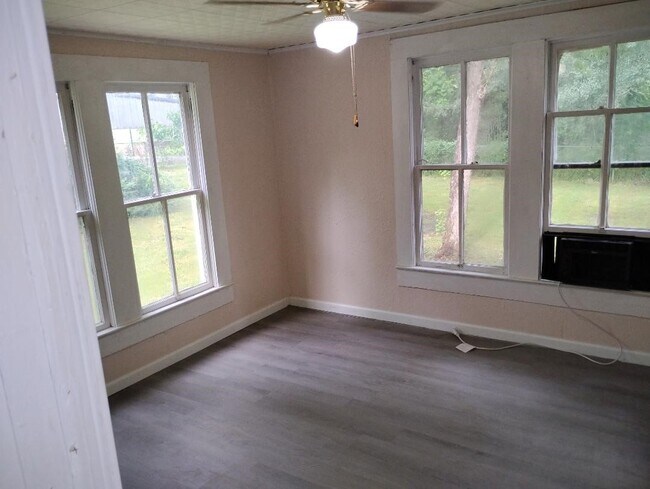 207 N Elizabeth Ave
