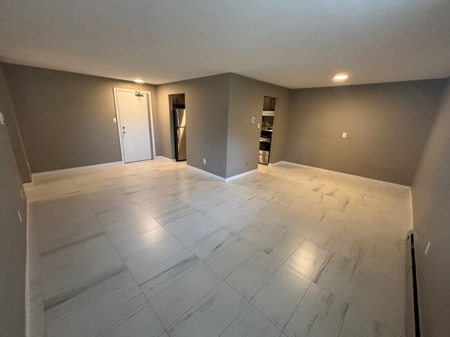 Photo - 50 Queenston Dr Unit 107
